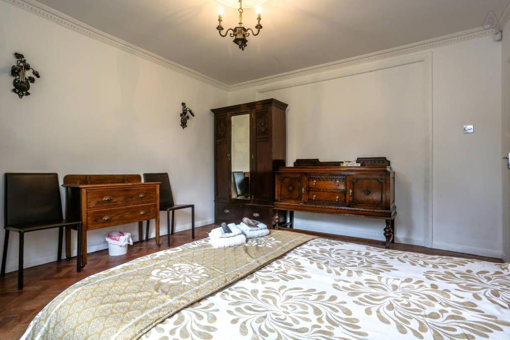 Oyo Guest House Ellipse Whetstone Kültér fotó