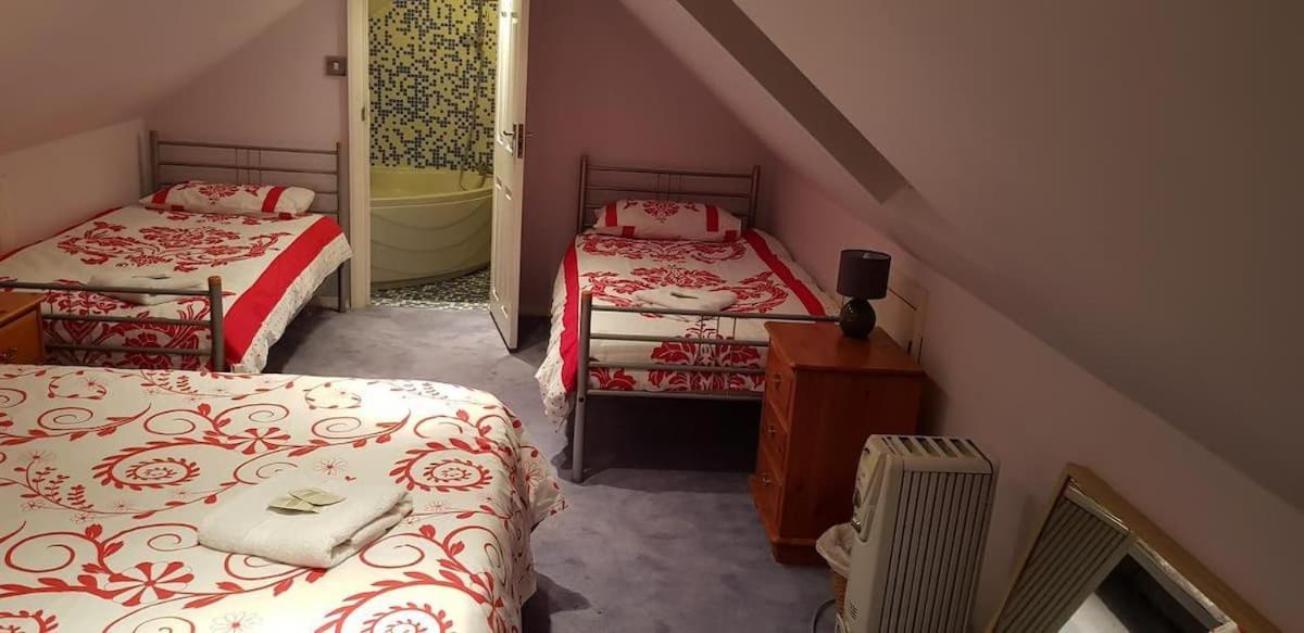 Oyo Guest House Ellipse Whetstone Kültér fotó