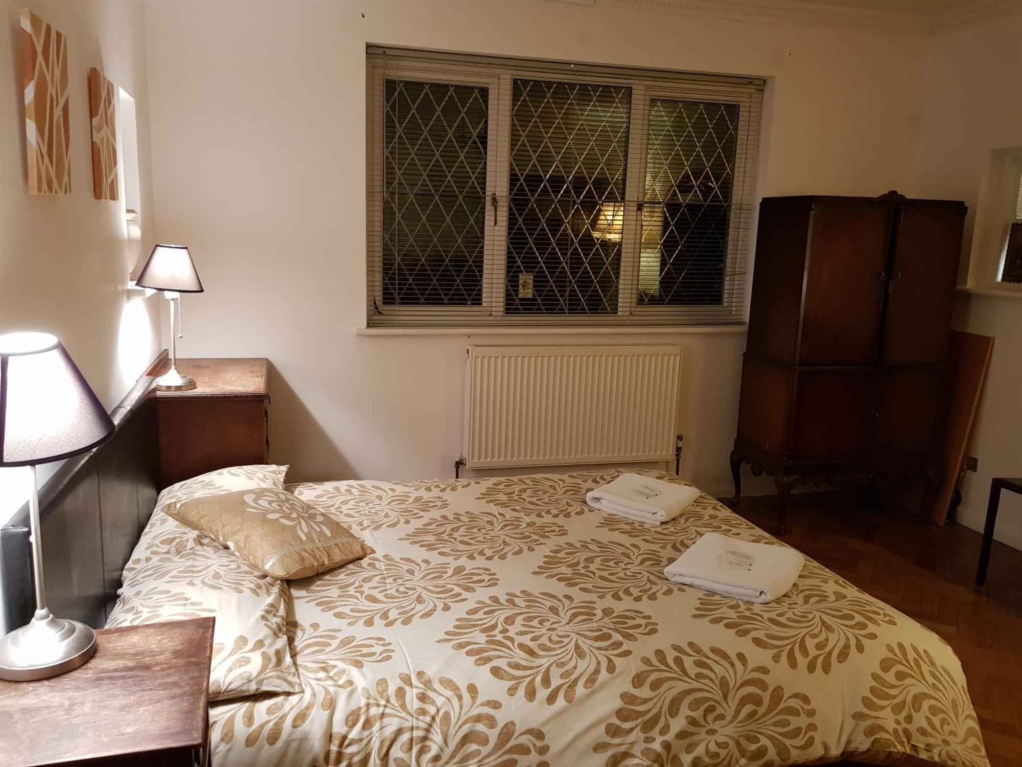 Oyo Guest House Ellipse Whetstone Kültér fotó